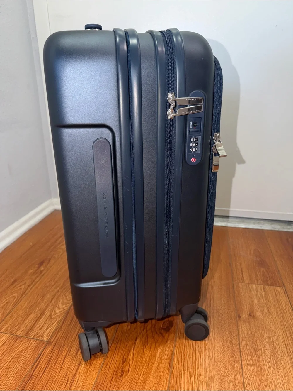 Briggs & Riley Sympatico 22” Navy Carry-On Spinner